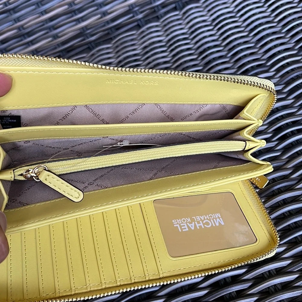 Michael Kors Jet Set Travel Large Travel CONTINENTAL  Sunshine